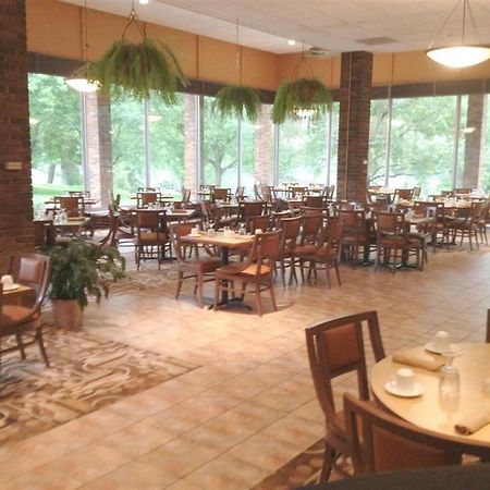 Owego Treadway Inn And Suites Restaurant photo