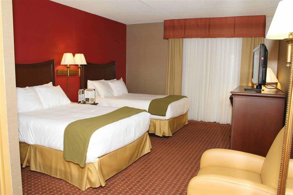 Owego Treadway Inn And Suites Room photo